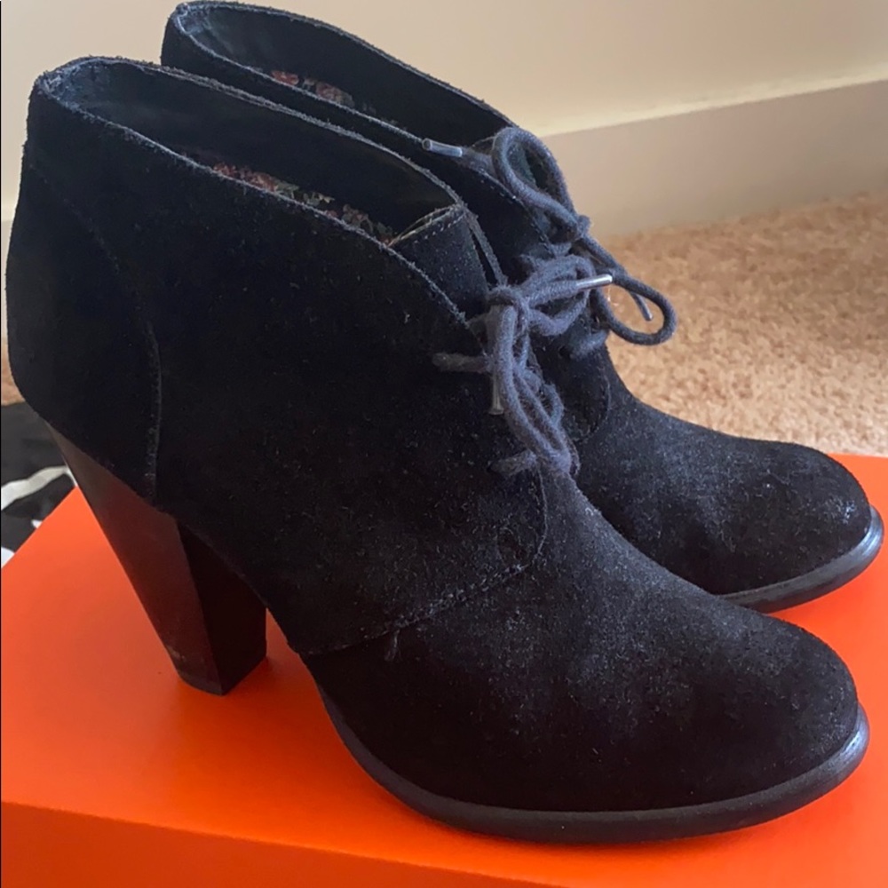 Seychelles Black suede Lace up ankle booties